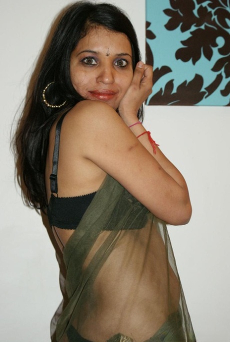 Kavya Sharma nude photo #13